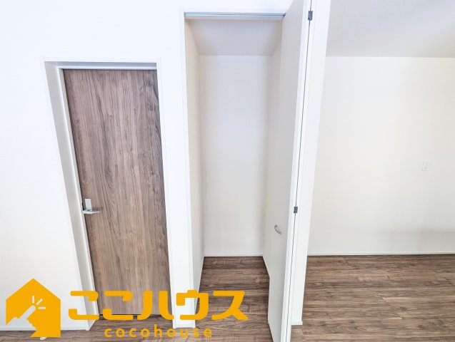 宜野湾市赤道　リーブルガーデン　新築戸建て　全2棟　1号棟の収納|あると嬉しいパントリー