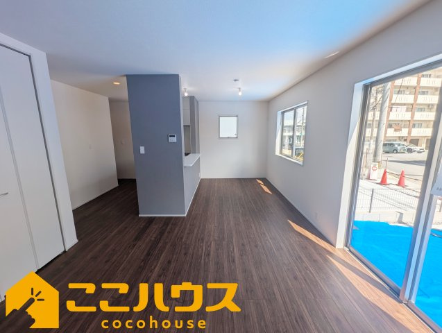 宜野湾市赤道　リーブルガーデン　新築戸建て　全2棟　1号棟の居間・リビング|LDK16帖