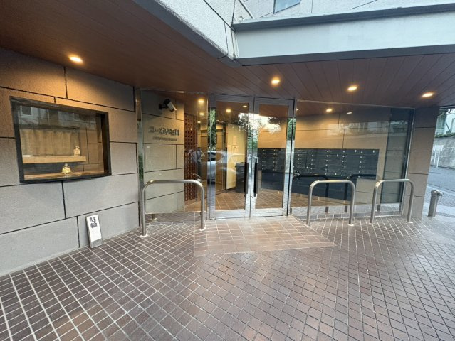 【エントランス】