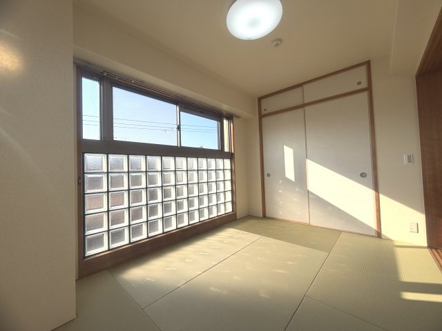 ワコーレヴェルジュール垂水の和室
