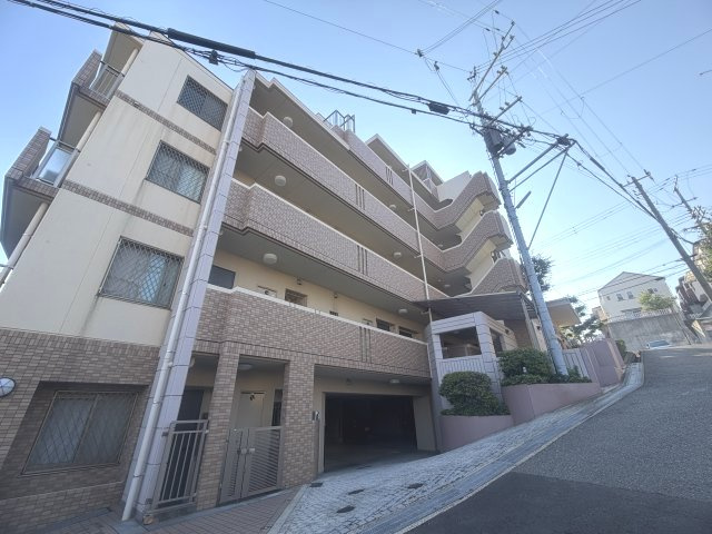 ワコーレヴェルジュール垂水の外観