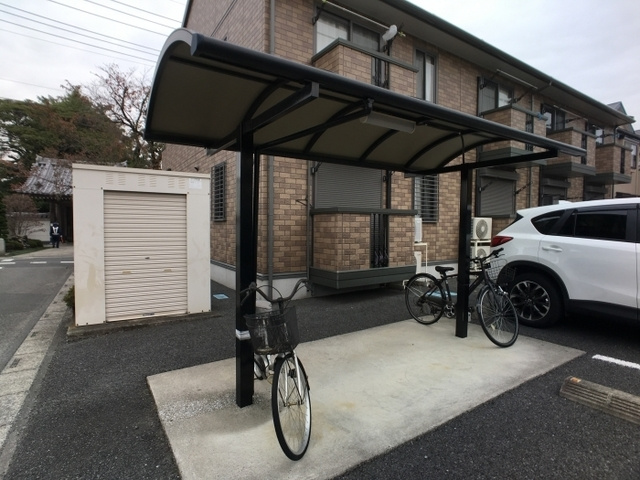 ドミールM日進のその他共用部分|敷地内駐輪場。