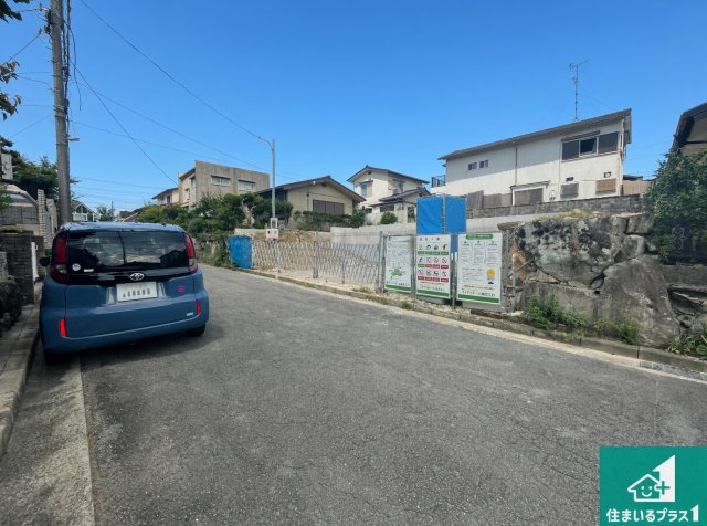 ■川西市清和台東　第2期　新築一戸建ての前面道路含む現地写真|周辺は落ち着いた街並みの住宅地！子育てがしやすい住環境です！まだ未完成ですが、現地でしかわからない事もございます。是非一度ご覧ください。