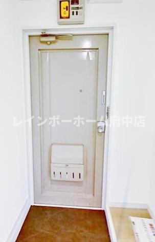 チェックメイトビルの玄関