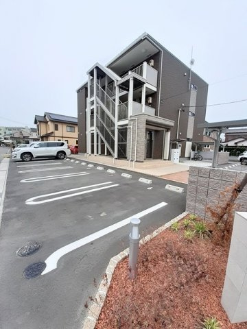グランロードの駐車場