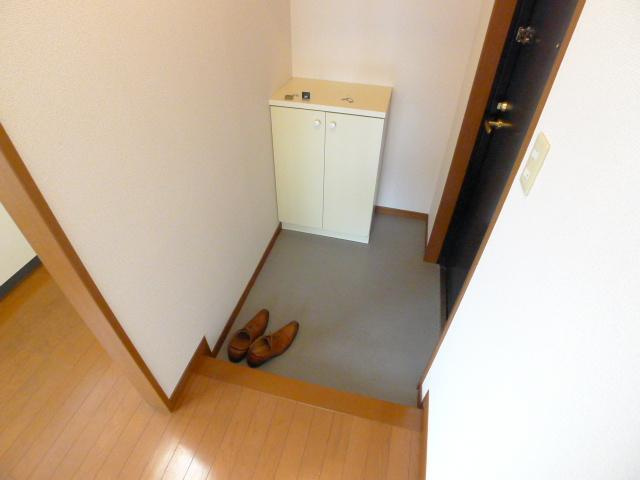 原庭プレイスの玄関