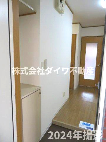 ハイツアイビー111の玄関