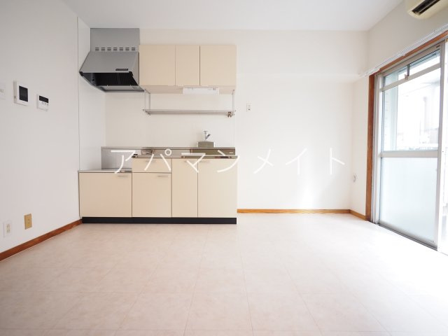 【居間・リビング】 | 閑静な住宅地です
