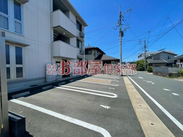 エスポワール合川　A棟の駐車場|※反転のお写真です