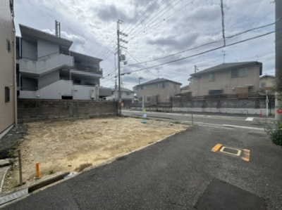 【前面道路含む現地写真】 | 堺市東区引野町1丁1期 | 間口10ｍ以上！北側幅員約4ｍ・西側幅員約10.73ｍと前面道路も広々！(2026年9月20日撮影)