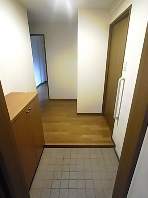ビューメゾン津高の玄関