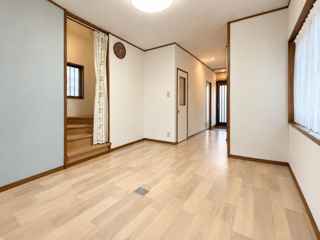 栄町4丁目の居間・リビング|※写真は家具を削除したイメージ画像