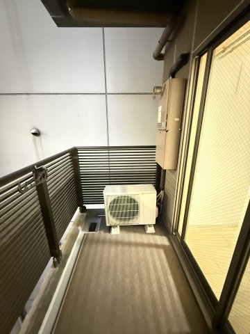 アーバンフラッツ心斎橋 (旧 La Douceur心斎橋)のバルコニー