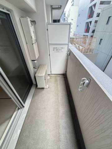 プレサンスタワー北浜のバルコニー