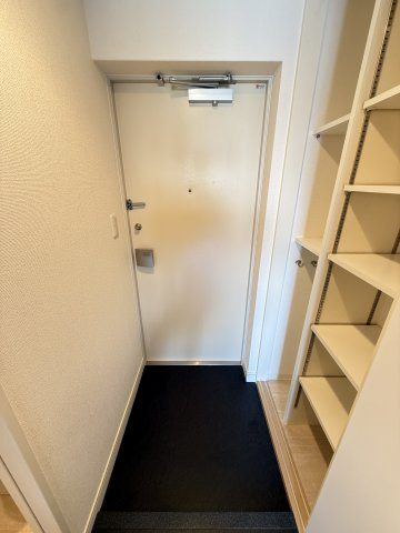 ドゥーエなんば南の玄関