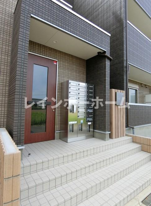 リブリ・新河岸のエントランス
