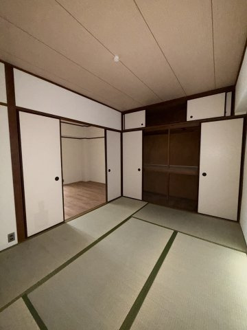 ロイヤルハイツの寝室