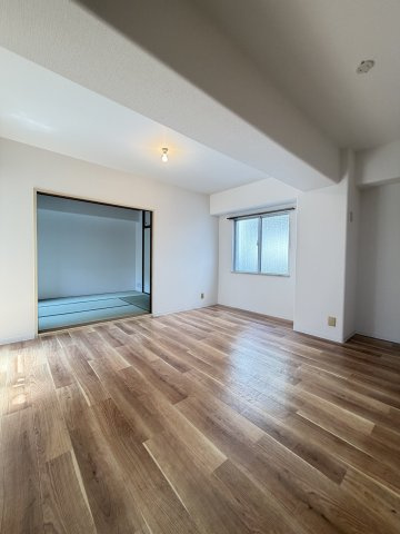 ユニハイム松屋町の居間・リビング