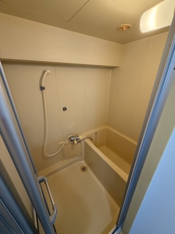 ユニハイム松屋町の浴室