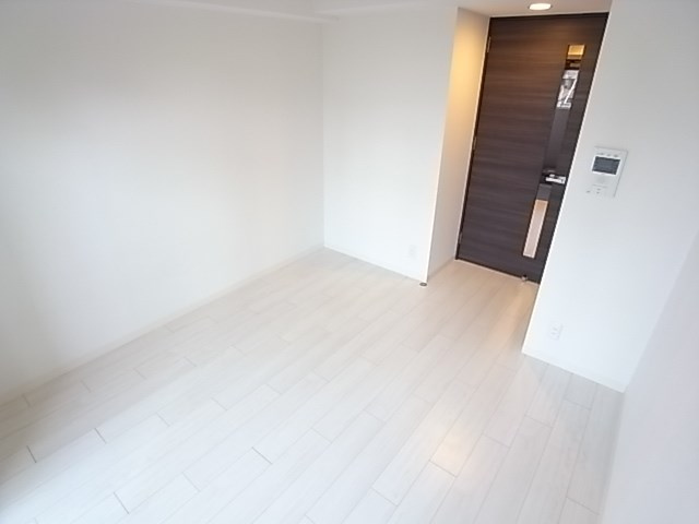 ララプレイス神戸西元町の居間・リビング
