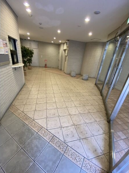 アスティナ天神橋のエントランス