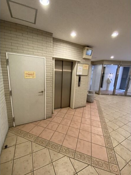 アスティナ天神橋のロビー