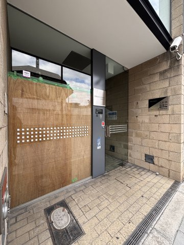 La Douceur湊町のエントランス