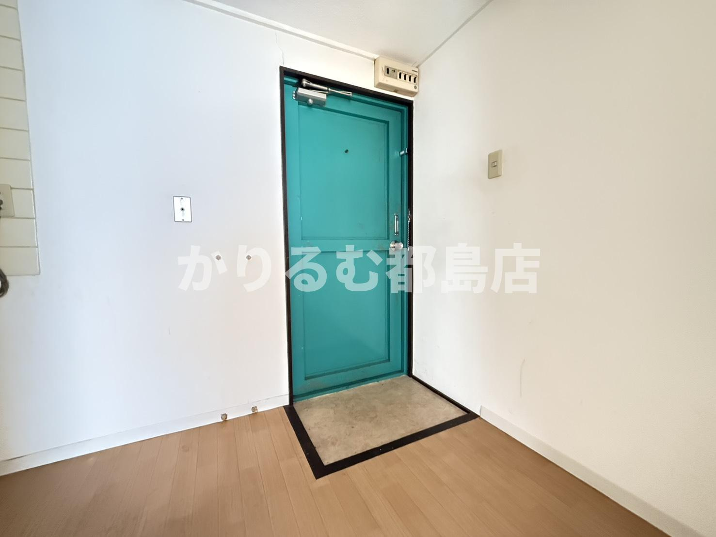 蔵王ハイツの玄関