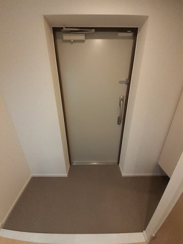 ウエスト　シックスの玄関