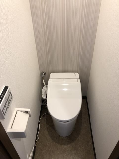 泊第一ビルのトイレ