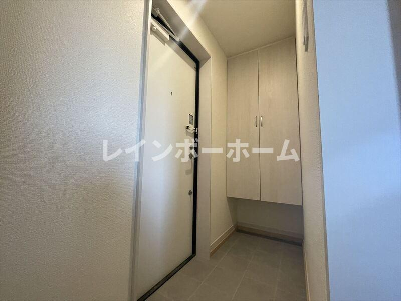 リーブルファイン新座大和田　1号棟の玄関