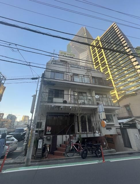 港区六本木３丁目の店舗事務所の外観
