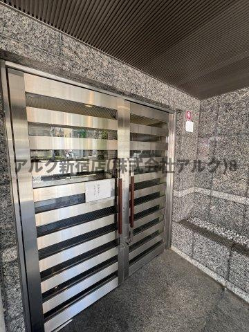 プレール・ドゥーク新宿御苑のエントランス