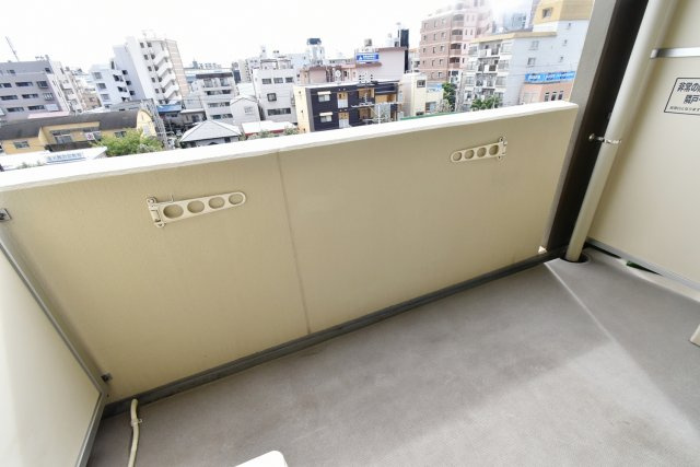 ONE　ROOF　FLAT　NISHINOMIYAのバルコニー