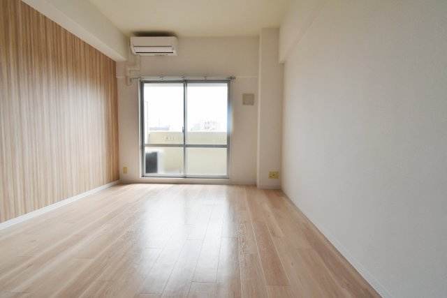 ONE　ROOF　FLAT　NISHINOMIYAの居間・リビング
