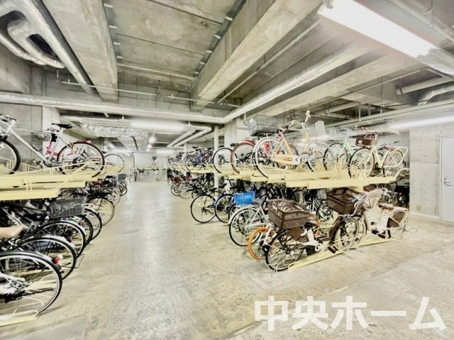 日暮里アインスタワーの駐輪場|【自転車置き場】最新の空き状況や費用などの詳細は担当スタッフまでお問い合わせください。