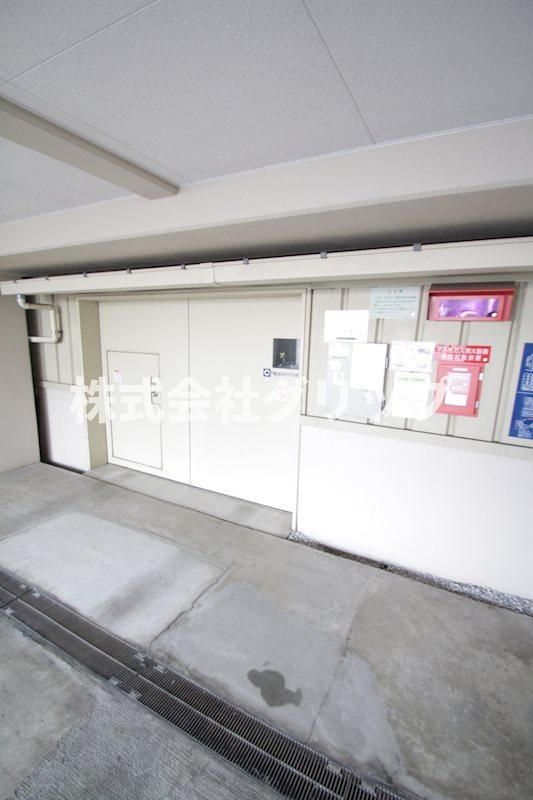 リクレイシア西横浜の駐車場