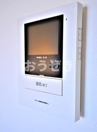 ヒルズ徳丸の玄関
