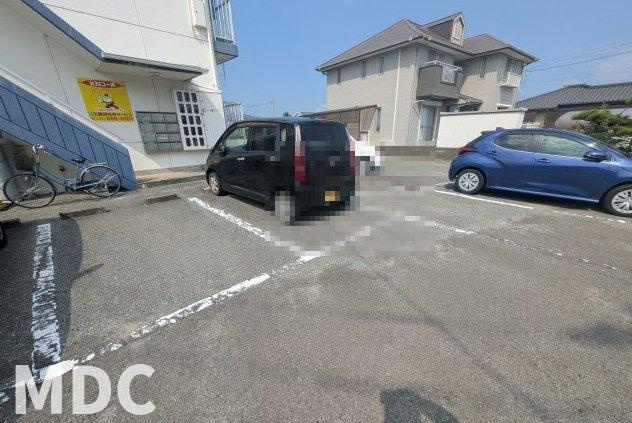 KNコーポの駐車場