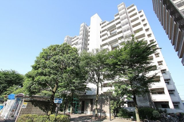 【外観】 | インペリアル東久留米D棟　(保谷店) | 全棟総戸数419戸のビッグコミュニティ。管理体制が整い綺麗に整備されています。