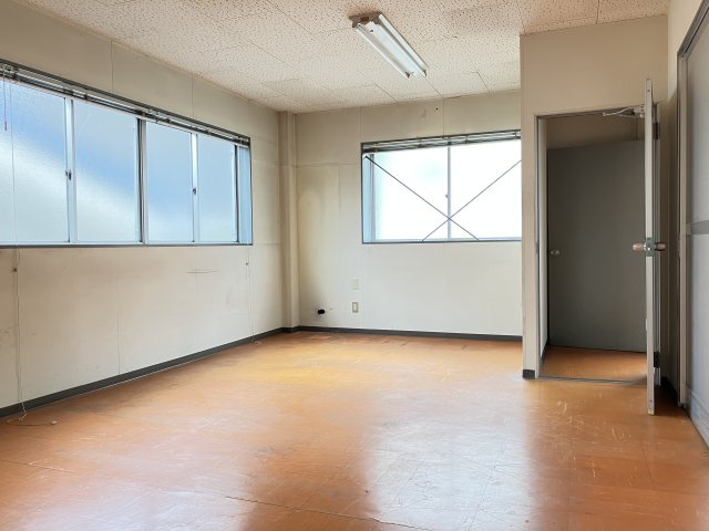 豊川市小田渕町３丁目の工場の内装|2階