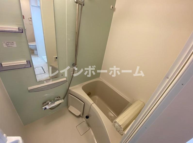 ティーズ　シャルパンティエの浴室