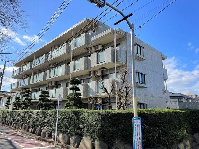 グランドール国立の外観
