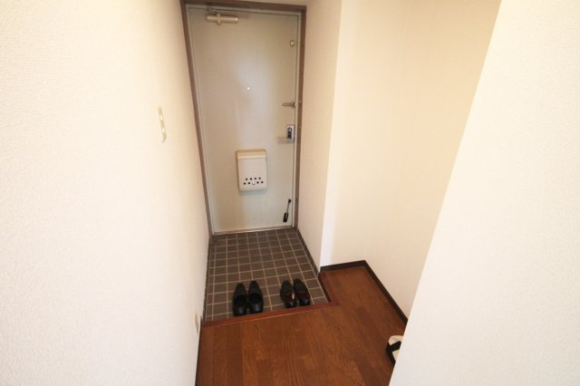 ソレーユ宝塚の玄関|落ち着いた玄関です