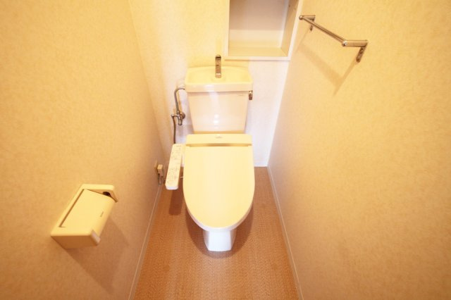 ソレーユ宝塚のトイレ|シンプルで使いやすいトイレです