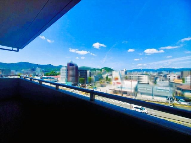 サーパス鏡川大橋のバルコニー