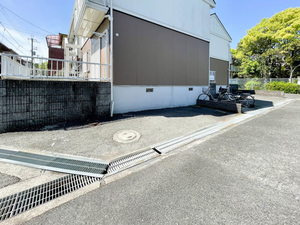 ハイツ鴨谷台の駐車場
