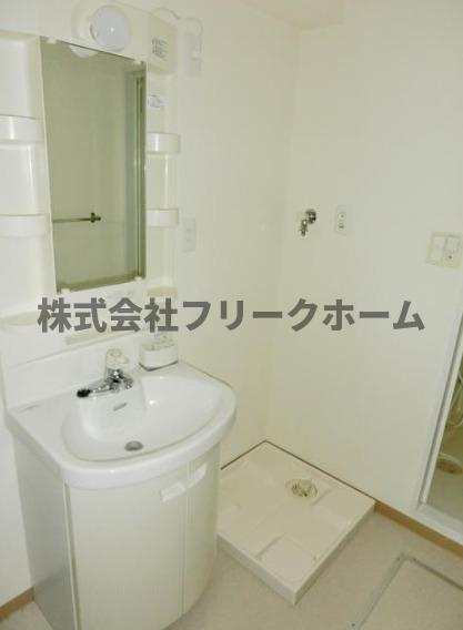三鷹市下連雀３丁目の賃貸マンションの洗面所
