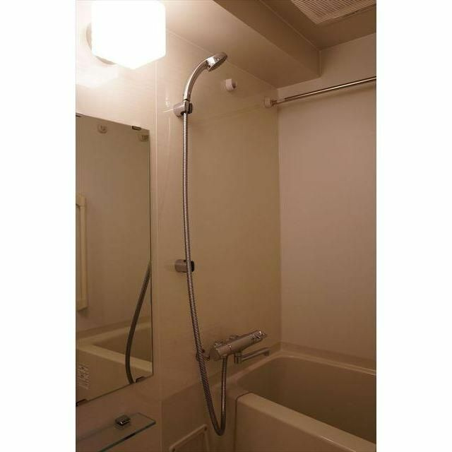 ルクレ西池袋の浴室