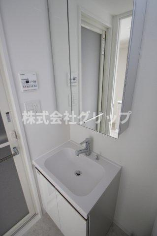 リヴシティ横濱石川町の独立洗面台